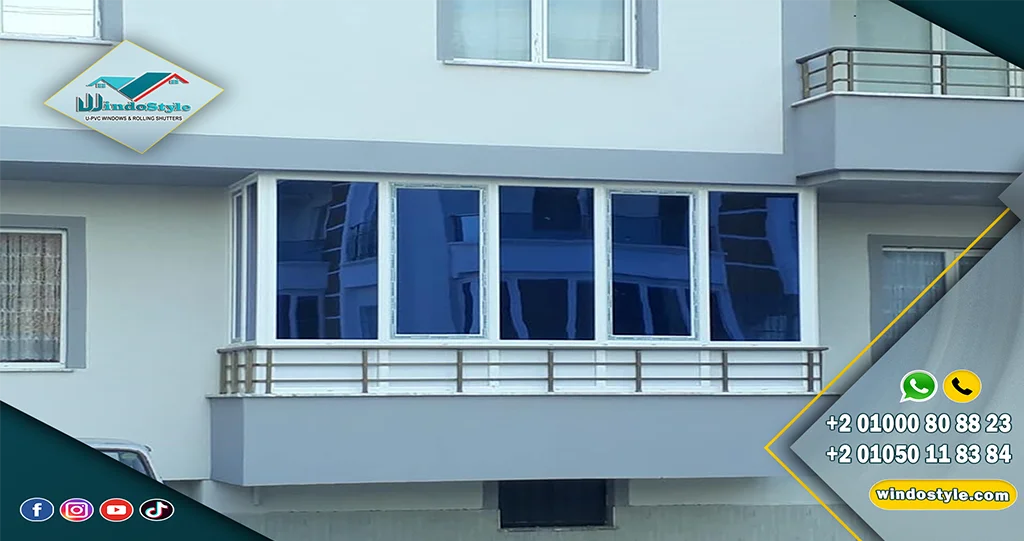 أنواع بلكونات PVC المتوفرة تتميز بلكونات PVC بتنوع الخيارات التي تلبي مختلف احتياجات العملاء  ومن الأنواع المتاحة: البلكونات المغلقة بالكامل: تتيح حماية كاملة من العوامل الخارجية مثل الغبار والرياح  البلكونات بنمط الجرار: تعتمد على الشبابيك الجرارة التي توفر سهولة في الاستخدام ومساحة أكبر  البلكونات المزودة بزجاج عاكس: مثالية لعزل الحرارة مع الحفاظ على الضوء الطبيعي 