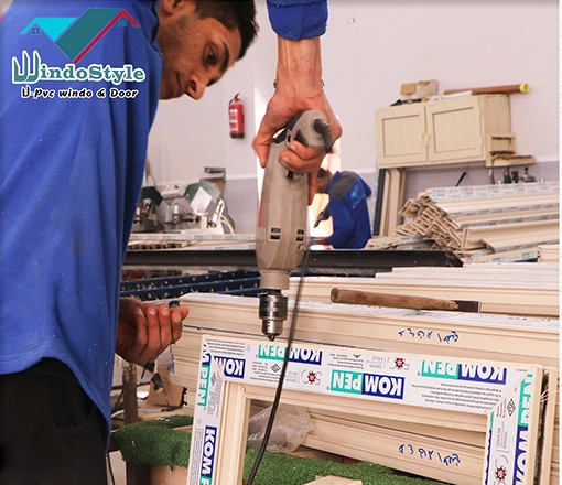 تركيب الاكسسوار مراحل صناعة نوافذ PVC
