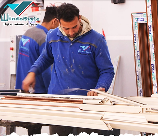 فحص المنتج مراحل صناعة نوافذ PVC