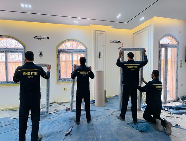 نمتلك فريق مميز مختص للمعاينات والاستشارات واختيار التصاميم المناسبة لمنزلك. خدماتنا متميزة على أيدي فريق كبير من الفنيين وخبراء الصناعة